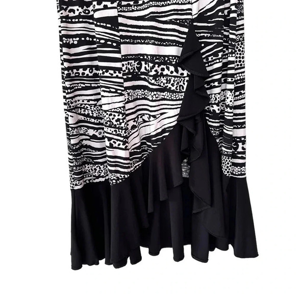 Cloth & Needle Creation by Lynda 8 white/black tribal print western style skirt - Picture 3 of 7